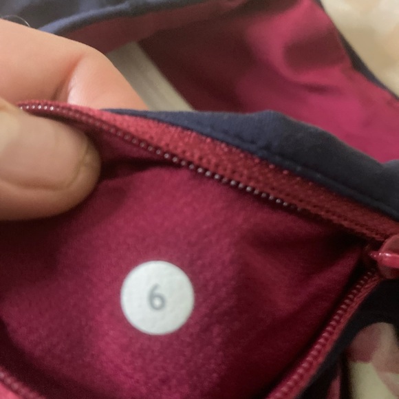 Lululemon Inkwell Floral Ghost Bumble Berry Speed Up Shorts 3” 2014 - Picture 13 of 15